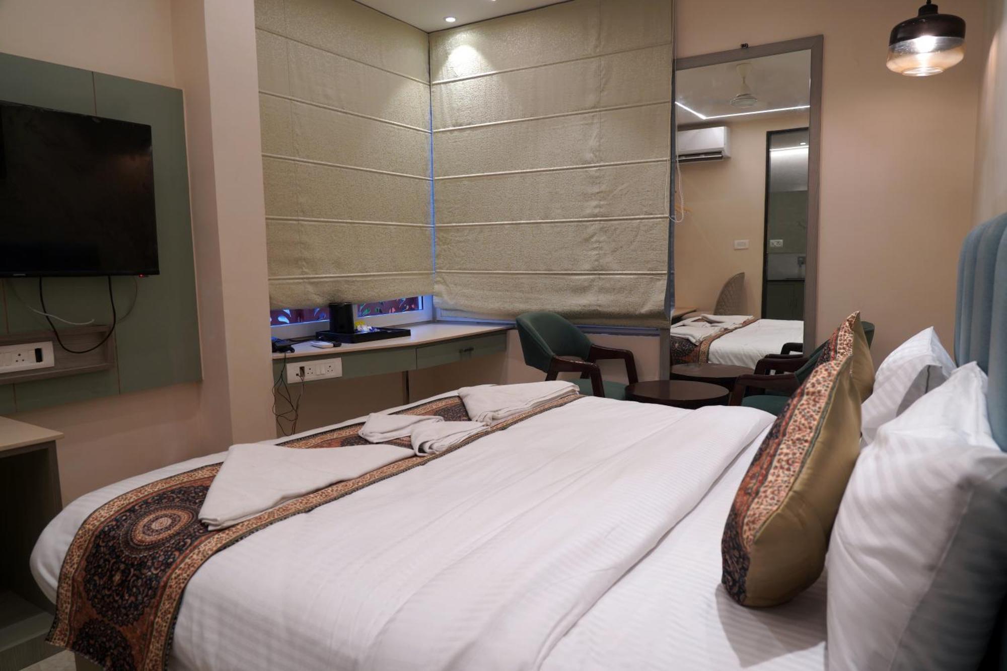 Anant Hotel Varanasi