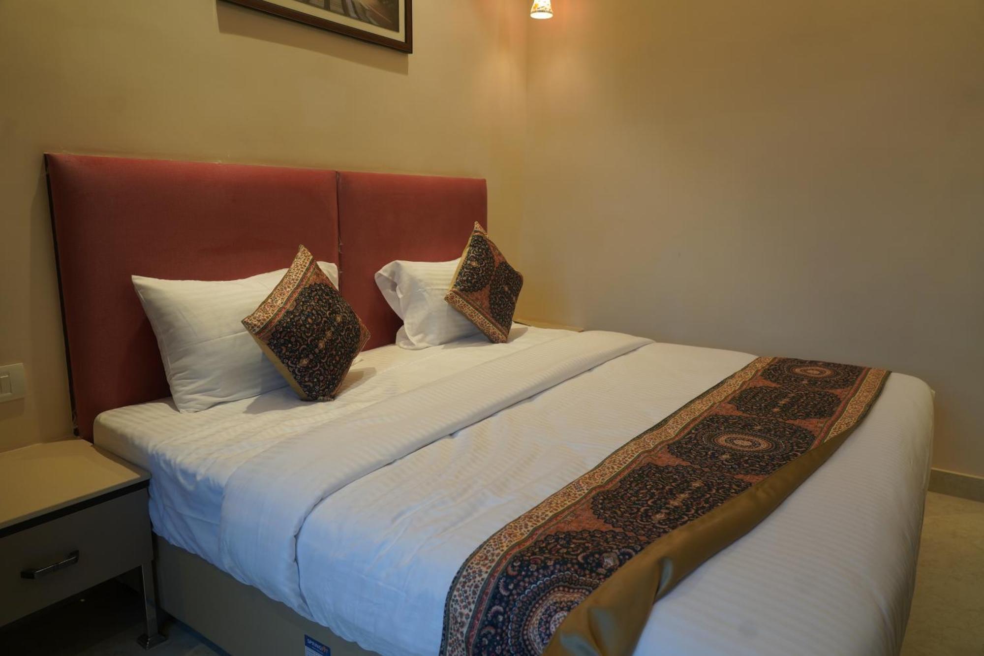 Hotel Anant 3*